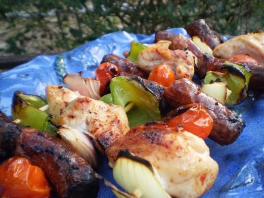 andouille en kip kabobs met creoolse mosterd