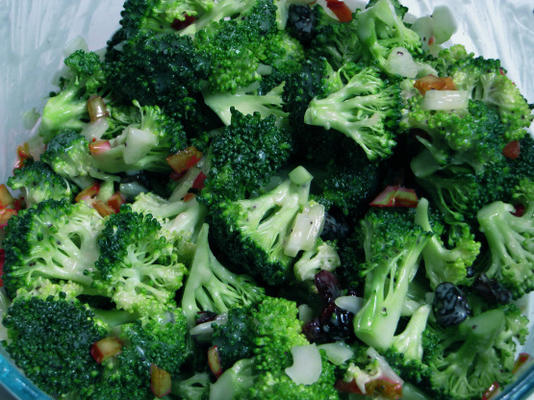 knapperige broccolisalade