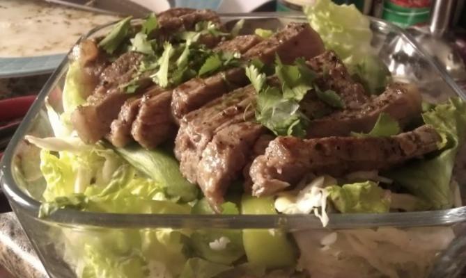 aangebraden steaksalade met edamame en koriander (met variaties)