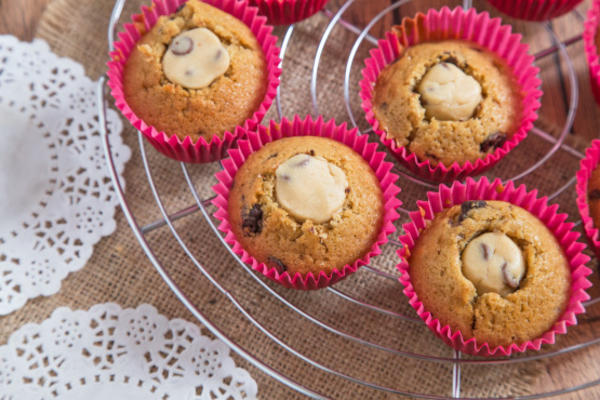 chocolate chip cookie dough cupcakes