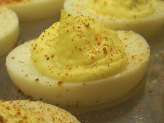 cajun eieren (deviled eggs)