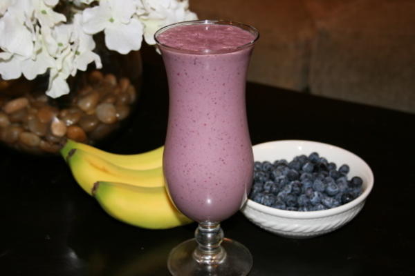 vlasbes smoothie (met spinazie - shhh, dat weten ze niet!)