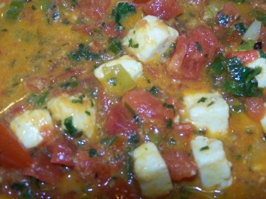 paneer met lente-uitjes en tomaten (mulayam paneer bhurjee)