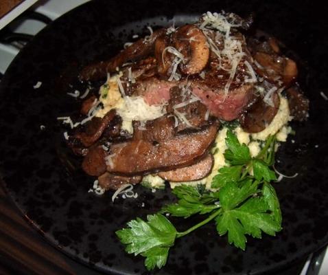 champignons met steaks en romige polenta