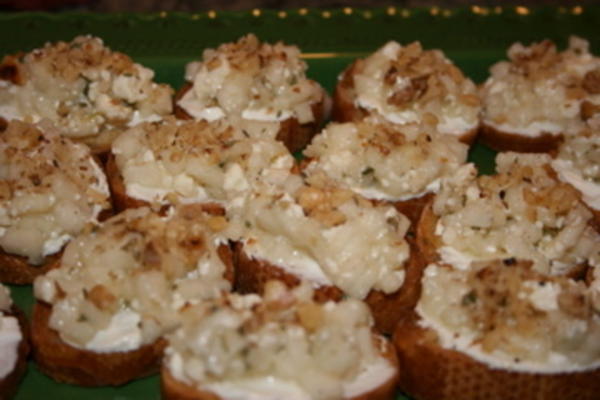 blauwe kaas en perenbruschetta