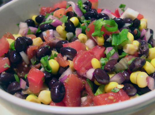 maïs en zwarte bonen salsa