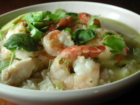 groene curry met garnalen en vis (kaeng khiao)