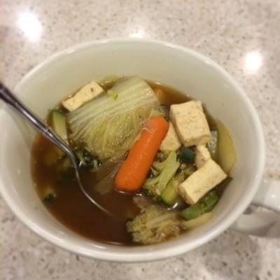 Thaise plantaardige tofu soep