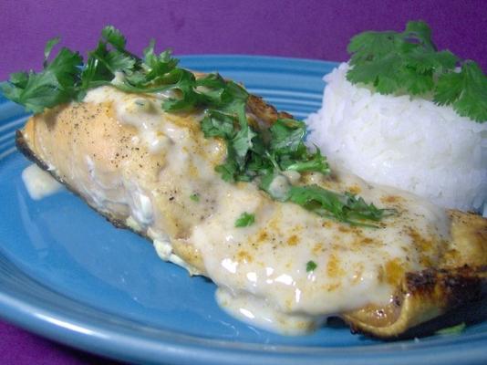 zalmkoteletten met yoghurtsaus