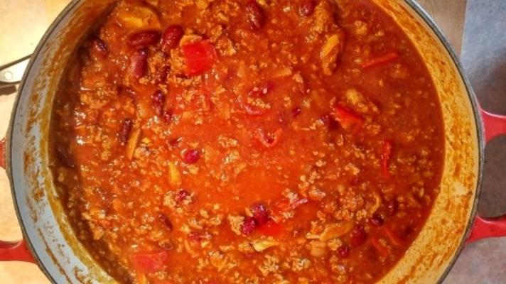 vers tomatenrundvlees en zwarte boonchilli