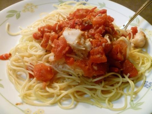 tilapia-middellandse-zeegebied boven angel hair pasta