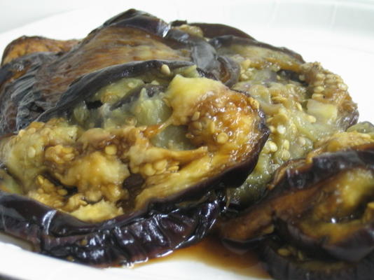 gestoomde aubergine met knoflook en chili