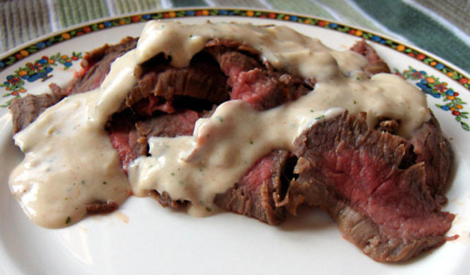 gemarineerde zijsteak met mosterdsaus