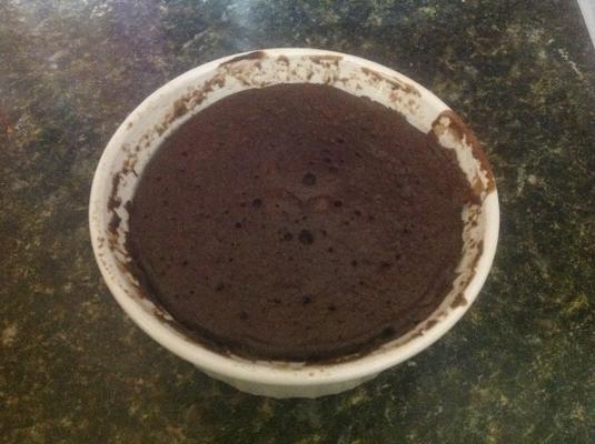 Chocoladetaart van 3 minuten in een kop