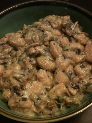 gnocchi met romige knoflook-champignonsaus