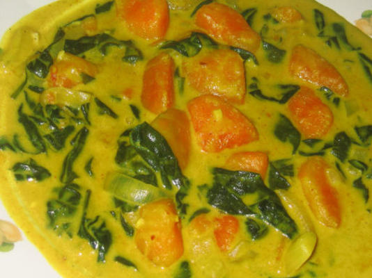 zoete aardappel en spinazie curry