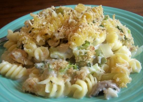 Vetarme ovenschotel met groenten en pasta