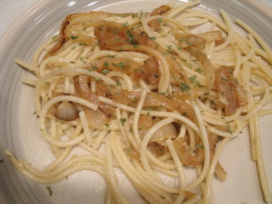 pasta met gesmoorde uisaus (marcella hazan)