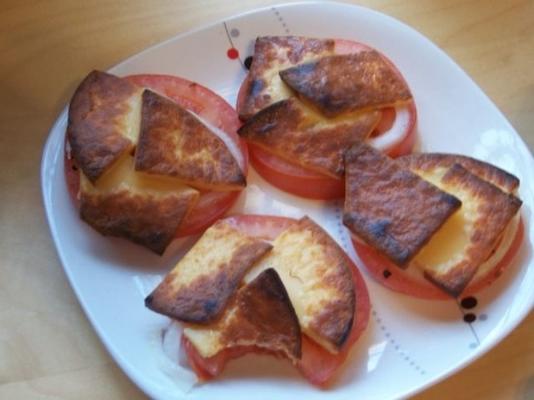 geroosterde tomatenplakken met Goudse kaas