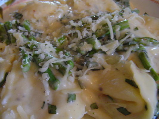 ravioli met asperges, munt en mascarpone