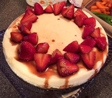 mascarpone cheesecake met balsamico-aardbeien