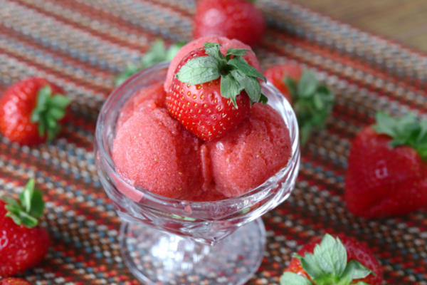 aardbeimuntsorbet