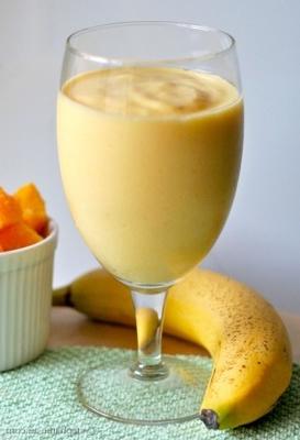 ananas, sinaasappel, mango, bananensmoothie