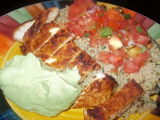 zwartgeblakerde kipfilet met korianderlinde quinoa