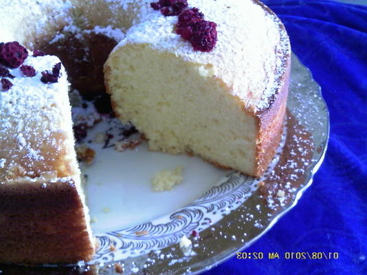 Portugese yoghurtcake