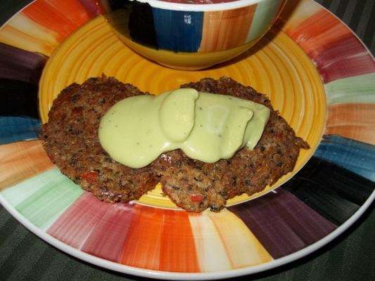 zuidwesten quinoa pasteitjes met avocado saus