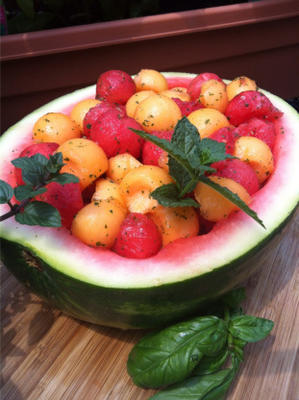 watermeloen meloen salade met mint-basilicum vinaigrette