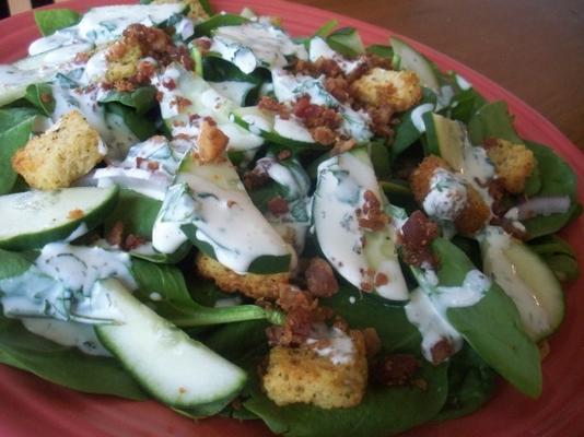 spinazie salade met spek en croutons