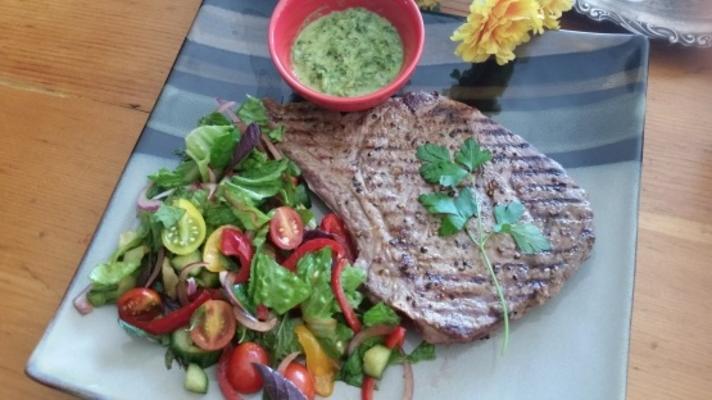 Thaise steak salade met basilicum en munt