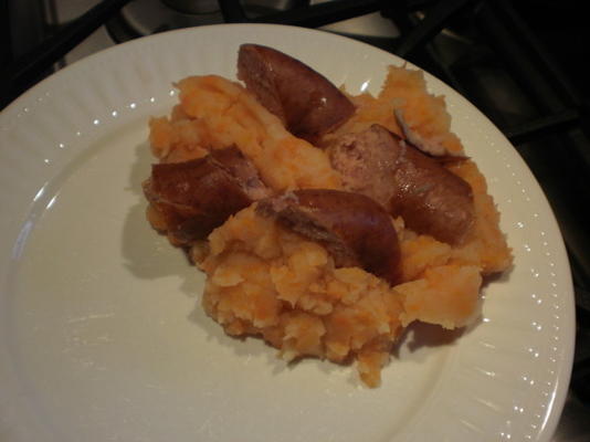 hutspot (oranje aardappelpuree en worstdiner)