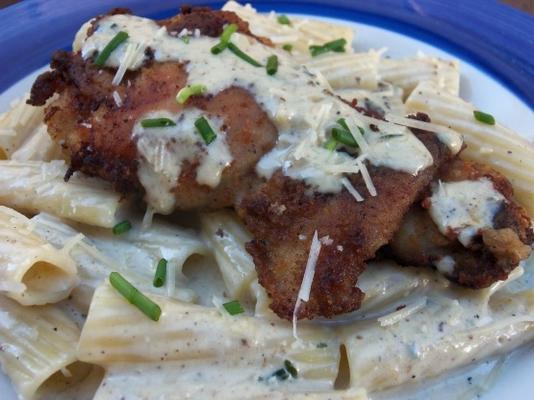 kippenborsten over rigatoni met gorgonzola saus