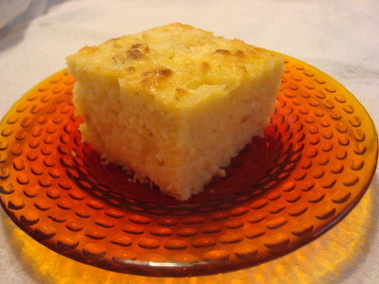 Paraguayaanse maisbrood (sopa paraguaya)