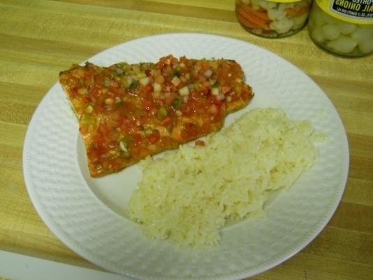 salsa en mango-peper Crusted zalm