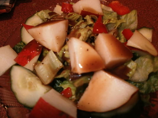 eenvoudige salade met geitenkaas en peren