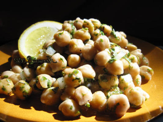 kikkererwt salade met citroen, parmezaan en verse kruiden