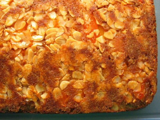 ondersteboven abrikozenkaramel crunch cake
