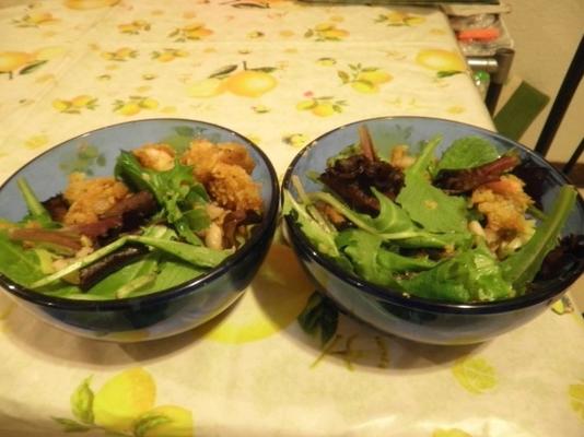 knapperige gepaneerde garnalen met cannellinibonen