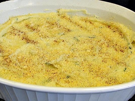 mascarpone en bieslook gepureerde en gebakken aardappelen