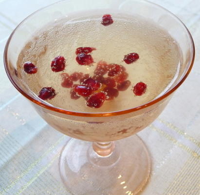 granaatappel cranberry champagne cocktail