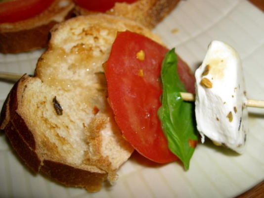 crostini alla caprese