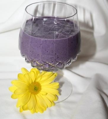 yoghurt fruit smoothie