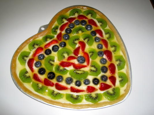 roomkaasdessertpizza met vers fruit