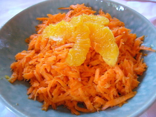 Marokkaanse geraspte wortelsalade met sinaasappel