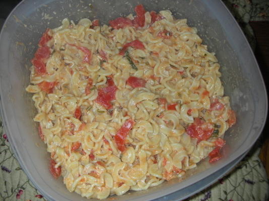 spaetzle in tomatensaus met kruimelsaus