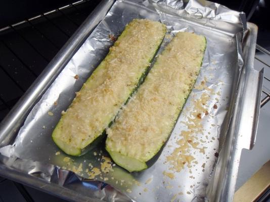 gebakken courgette met parmezaanse kaas