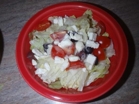 soort Griekse salade met dressing